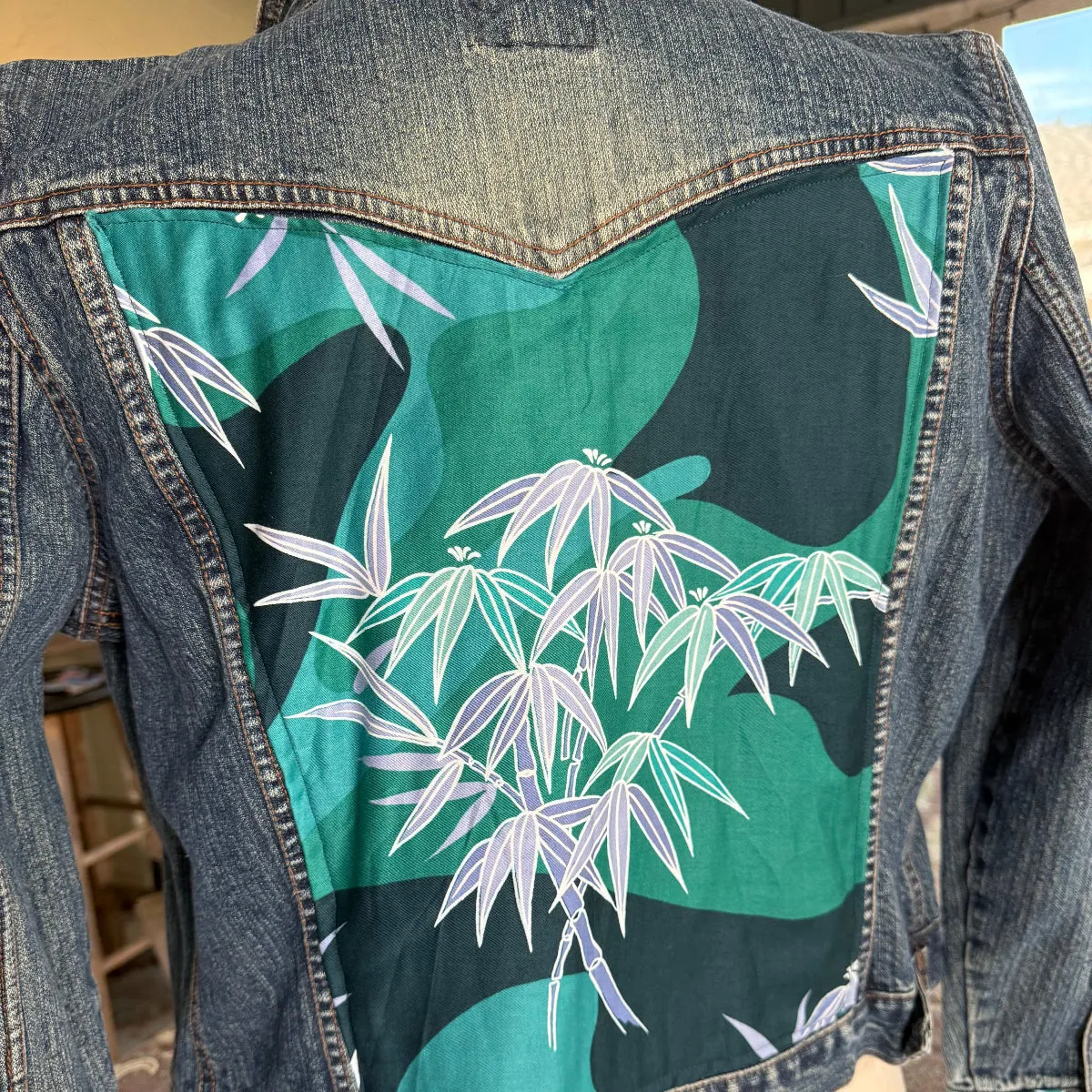 009 Denim Jacket (L)