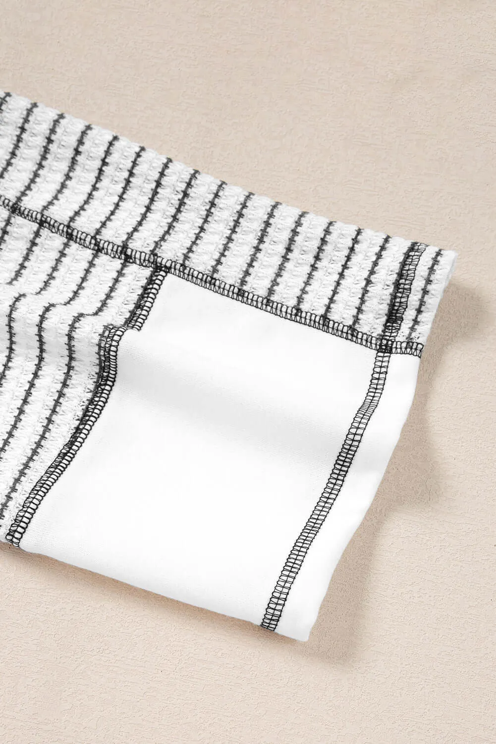 A FINE LINE TOP (white/black)