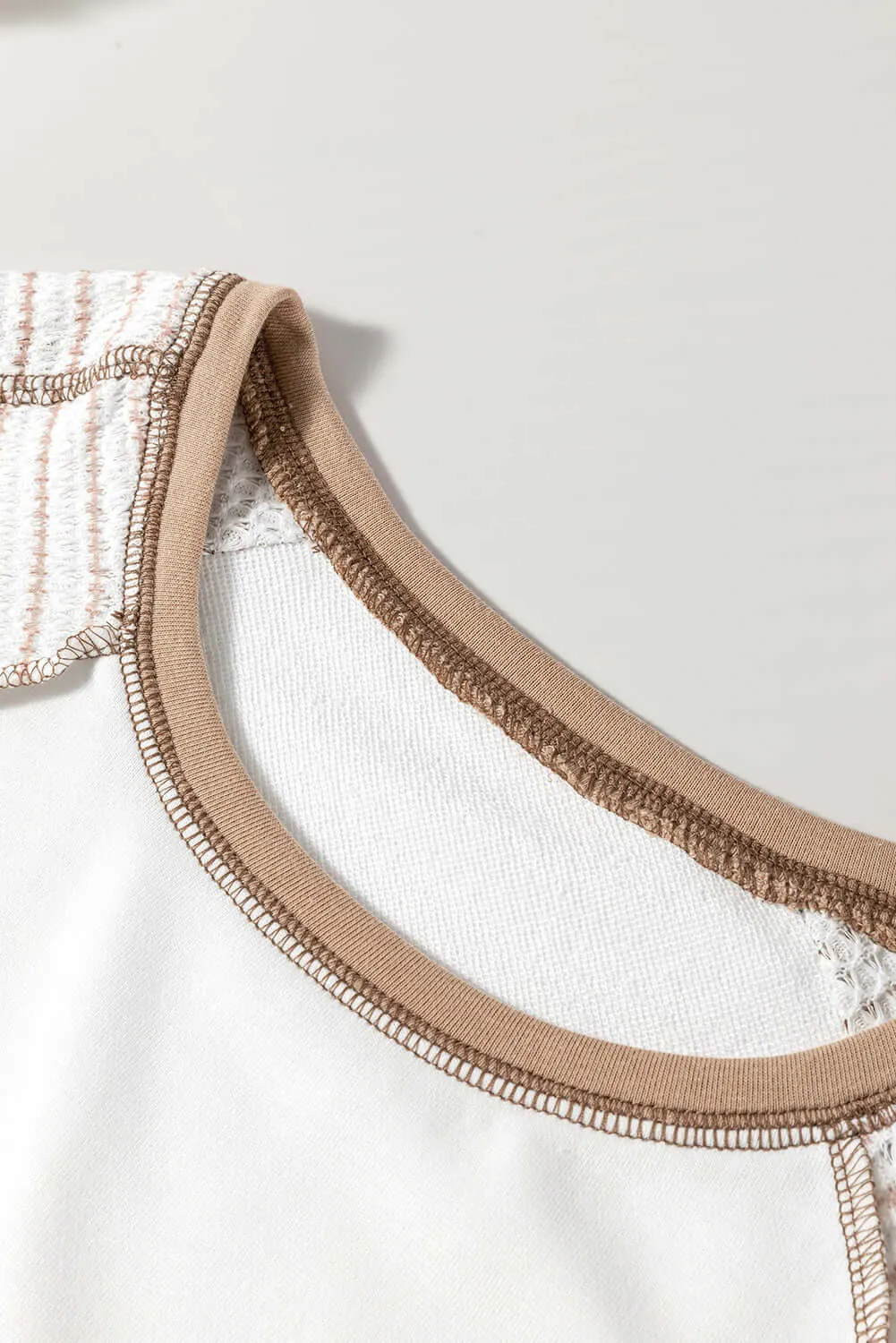 A FINE LINE TOP (white/tan)