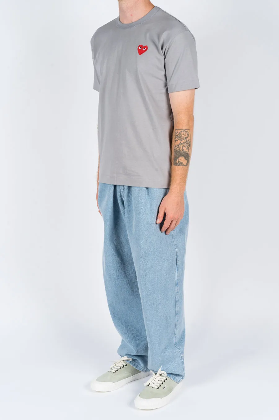 COMME DES GARCONS PLAY SS TSHIRT RED HEART GREY