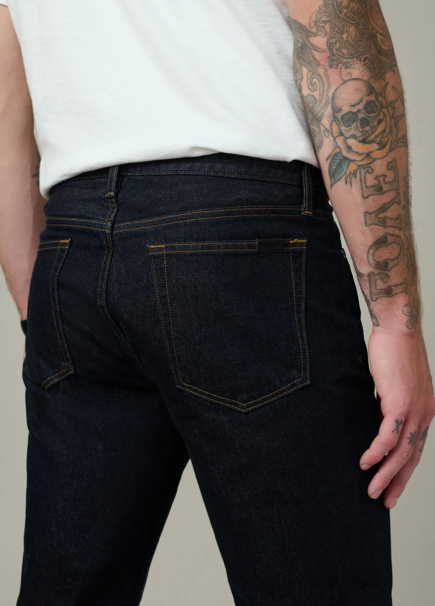 THE SLIM STRAIGHT 32"