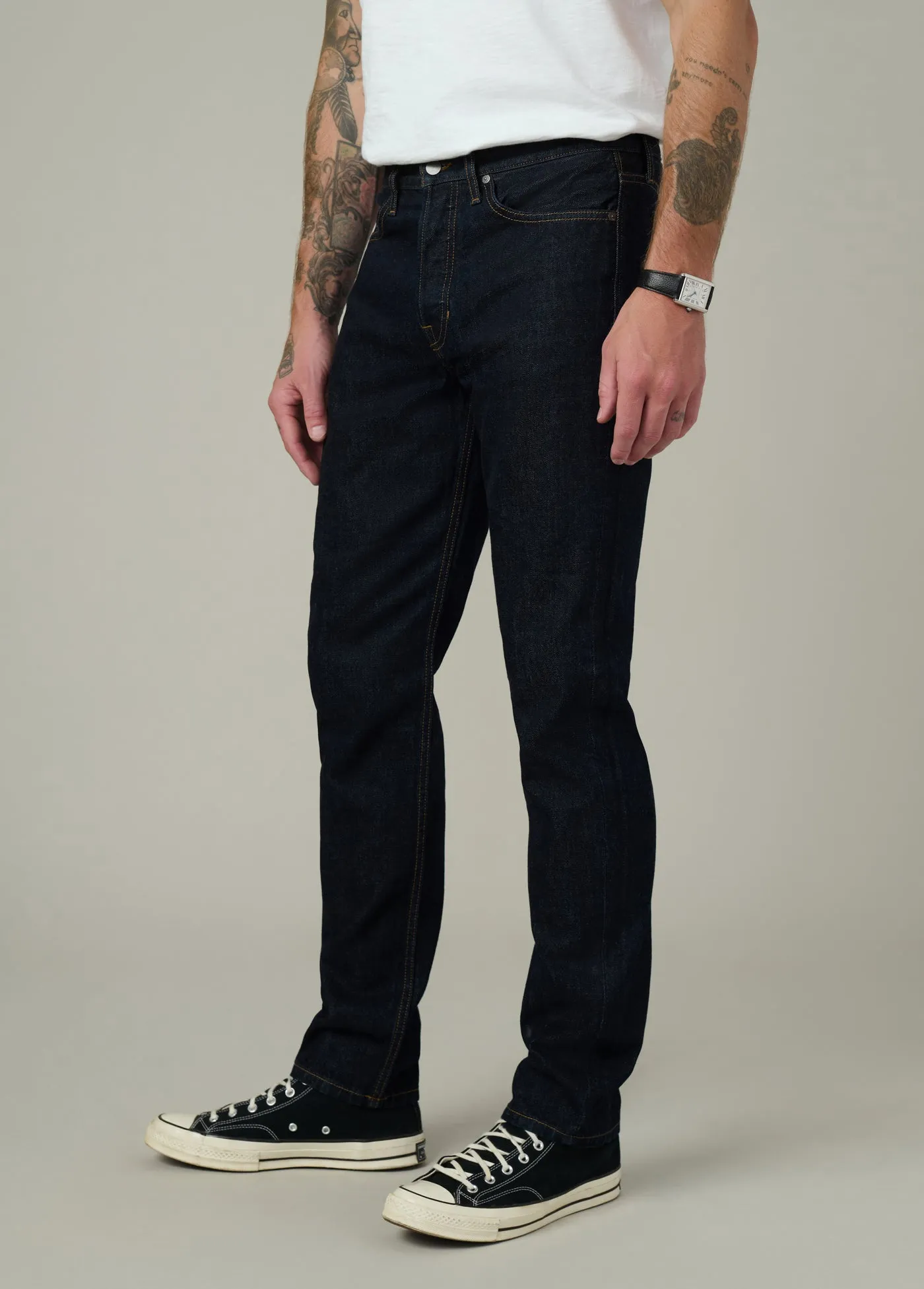 THE SLIM STRAIGHT 32"