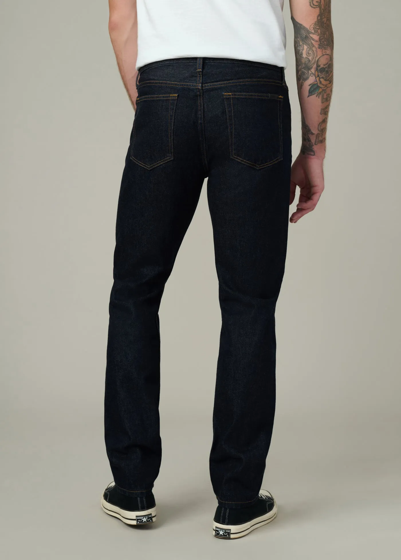 THE SLIM STRAIGHT 32"